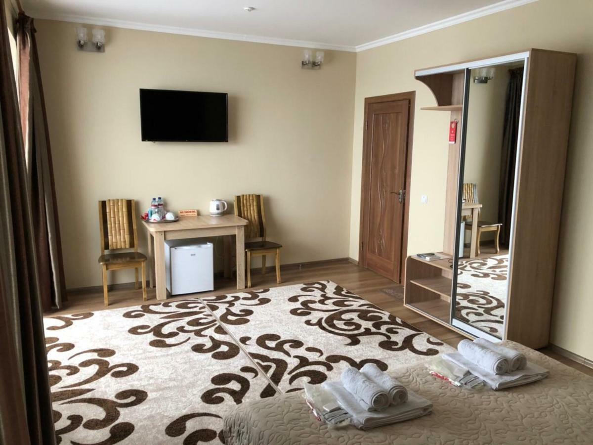 Apelsin Hotel Bilhorod-Dnistrovsʼkyy Eksteriør billede